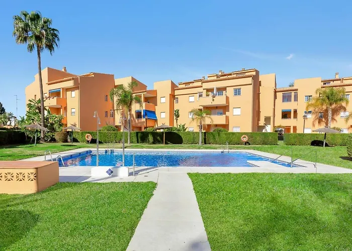 Beachside Duplex Pool Family-friendly Apartmán *